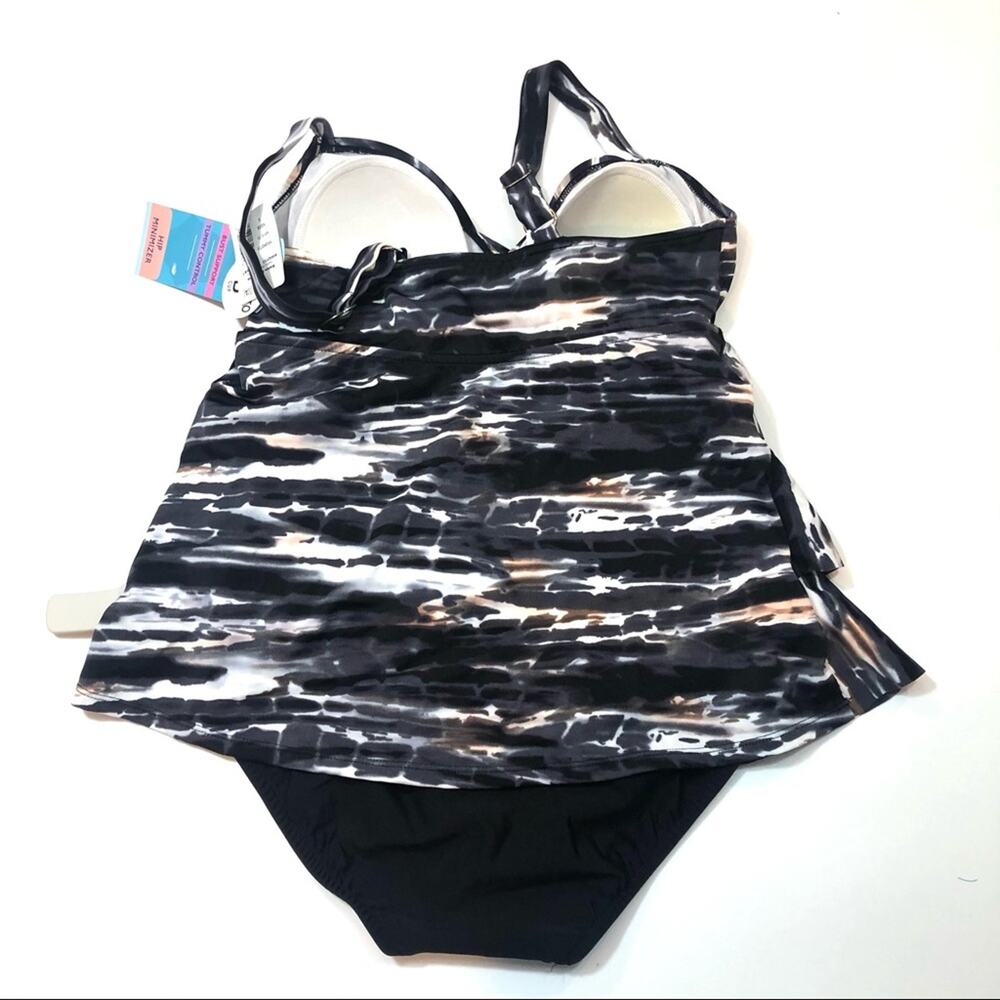 Swim Solution Triple Tiered one piece swimsuit - Picture 4 of 8